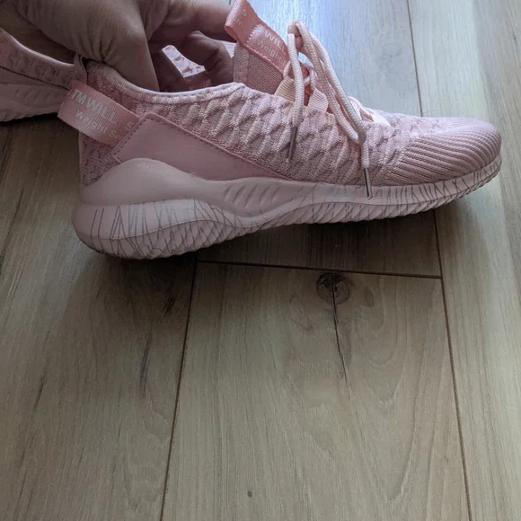 Running shoes - Picture 2 of 3